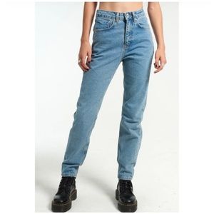 THE RAGGED PRIEST COUGAR MOM JEANS SIZE 26